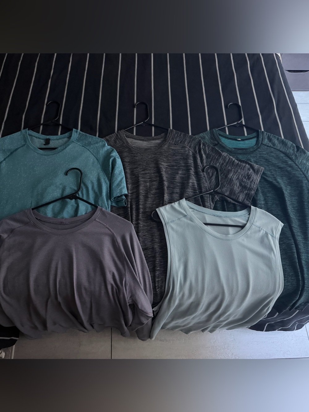 Lululemon lot of 5 tops (L)